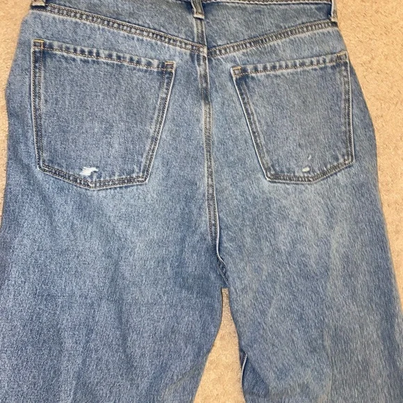 BRAND NEW OLD NAVY MID/ HIGH RISE RIPPED JEANS - Picture 6 of 7